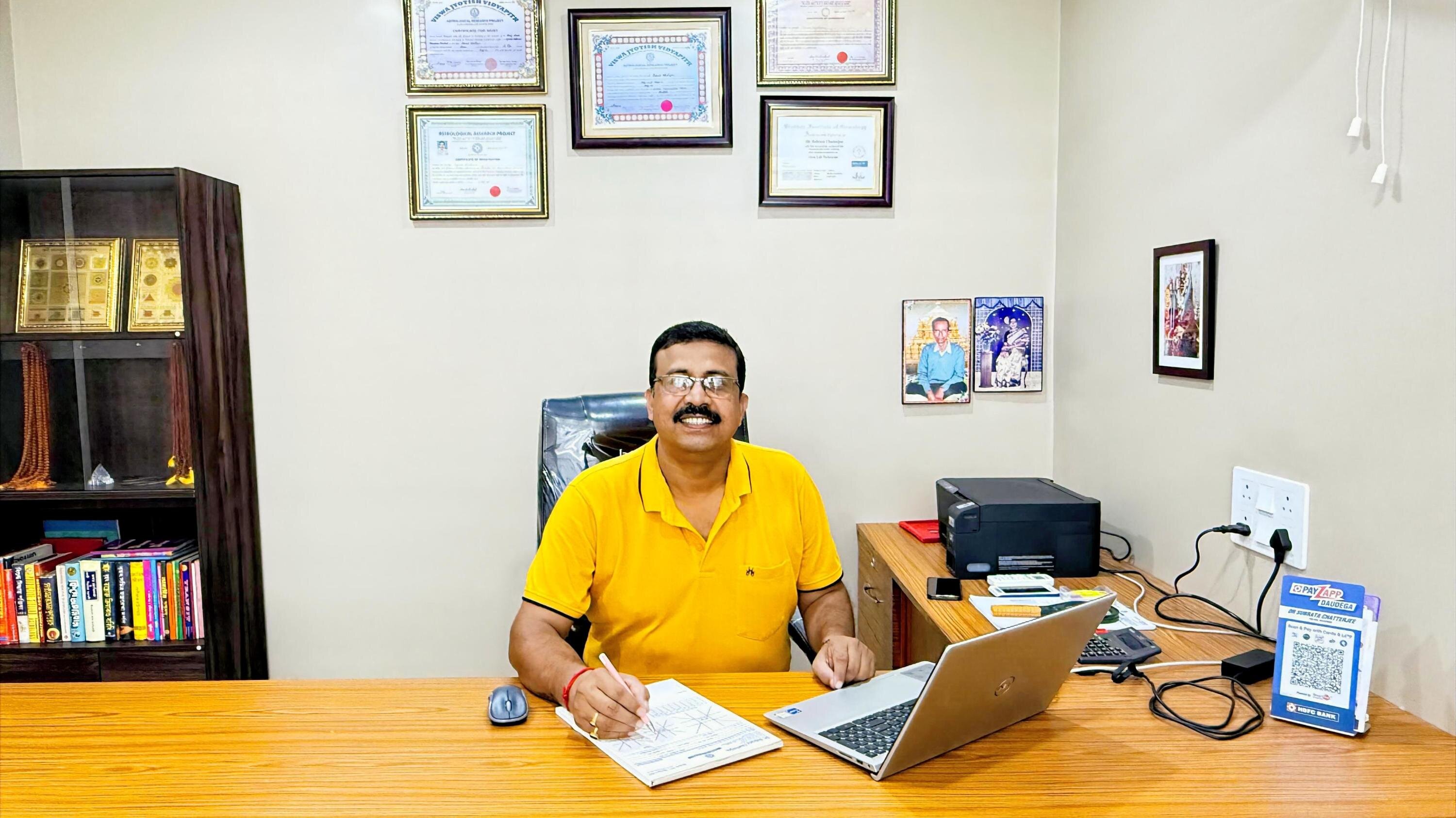 Dr. Subrata Chatterjee - Astrologer in Kolkata cover photo
